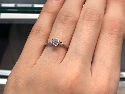 【ラザール ダイヤモンド(LAZARE DIAMOND)の口コミ】 ラザールダイヤモンド以外のブランドも沢山回った結果、一番気に入ったデ…