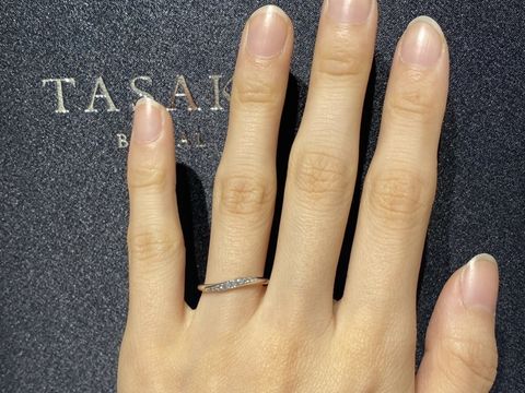 【TASAKI(タサキ)の口コミ】 斜めラインのダイヤモンドがとても美しいです。遠目で見ても輝きがわかる…