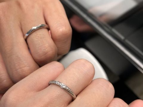 【エクセルコダイヤモンド(EXELCO DIAMOND)の口コミ】 結婚指輪も少しダイヤモンドが入っている指輪がよかったため、ダイヤモン…