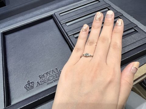 【ROYAL ASSCHER(ロイヤル・アッシャー)の口コミ】 元々オランダが好きなため、憧れのブランドでした。
実際に見てみるとデザ…