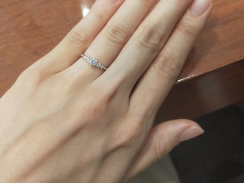 【SANJI(サンジ)の口コミ】 婚約指輪は特別な日に着用する予定のため、華やかなものにしようと決めて…