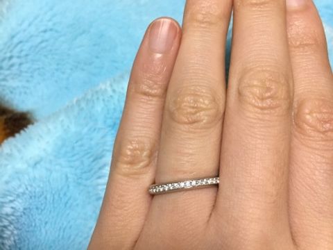 【ラザール ダイヤモンド(LAZARE DIAMOND)の口コミ】 ハーフエタニティに憧れがあり、アプローズと迷いましたが控えめなこちら…
