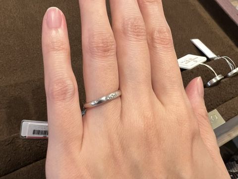 【BIJOUPIKO(ビジュピコ)の口コミ】 ストレートタイプにダイヤが3つついてるタイプのものです。シンプルで飽き…