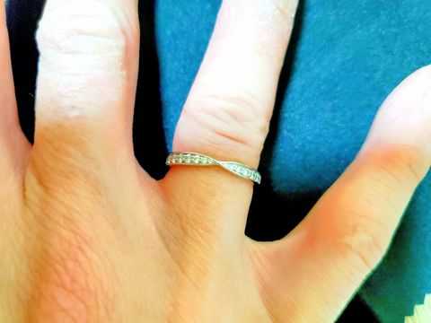 【ティファニー(Tiffany & Co.)の口コミ】 自分は、エタニティタイプの指輪を探していたので、この指輪が一番気に入…