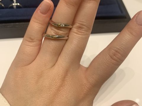 【4℃ BRIDAL(ヨンドシーブライダル)の口コミ】 手に馴染むウェーブで比較的手の形を選ばないなと思いました。基本、ウェ…