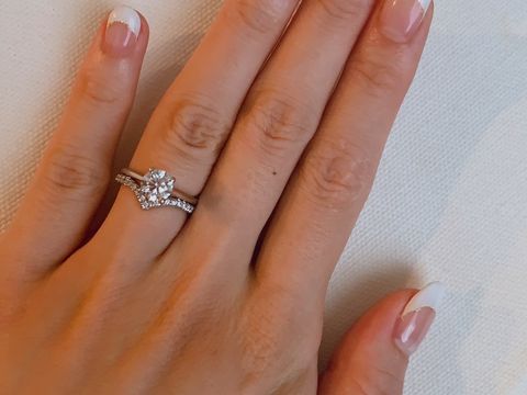 【グラフ(GRAFF)の口コミ】 ダイヤモンドの品質の高さ、キラキラと輝く美しさが決め手になり、こちら…