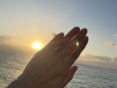 【アイプリモ(I-PRIMO)の口コミ】 シンプルなデザインの1粒ダイヤがThe 婚約指輪という印象のリングです。シ…