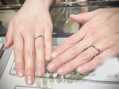 【アイプリモ(I-PRIMO)の口コミ】 ウェーブの曲線が特徴的で、指を綺麗に見せてくれるところに感動しました…