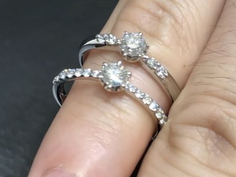 【モニッケンダム(MONNICKENDAM)の口コミ】 WEDYというセレクトショップで、モニッケンダムの11EN19を試着させていた…