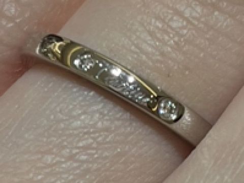 【カルティエ(Cartier)の口コミ】 カルティエならではのデザインで高級感がある。カルティエに憧れている方…