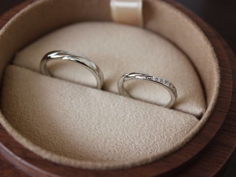 【COLANY(コラニー)の口コミ】 婚約指輪と同じブランドのCOLANYにしました！婚約指輪の着け心地を知って…