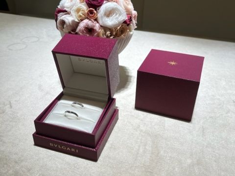 【ブルガリ(BVLGARI)の口コミ】 結婚指輪ということで、2人の感覚を大切にしました。
シンプルでありなが…
