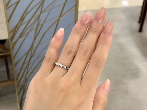 【ショーメ(CHAUMET)の口コミ】 店員さんが人気だとおっしゃっていました。
ダイヤなしだと将来物足りなく…