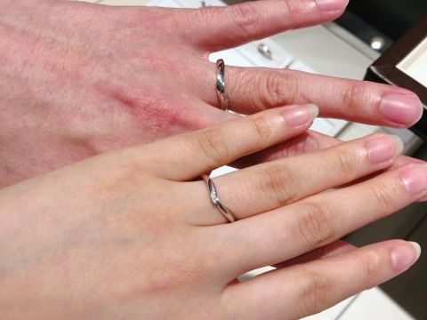 【俄(にわか)の口コミ】 指輪のデザイン
シンプルだけどすごく洗礼された上品なデザインで、年齢を…