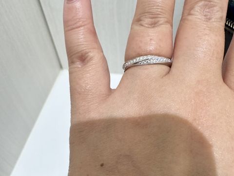 【ヴァンドーム青山(VENDOME AOYAMA)の口コミ】 結婚指輪を探している中でダイヤモンドをたくさん使っているデザインが希…
