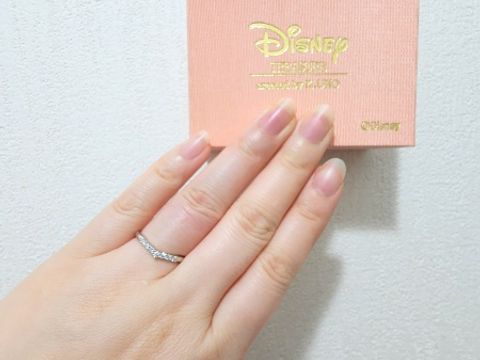 【ケイウノ ブライダル(K.UNO BRIDAL)の口コミ】 ホームページを見た時にこの指輪のデザインに一目惚れをしました。店舗に…