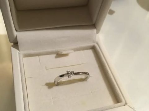 【4℃ BRIDAL(ヨンドシーブライダル)の口コミ】 シンプルなデザインで普段使いにも話題なく使用できると思いました。
ダイ…