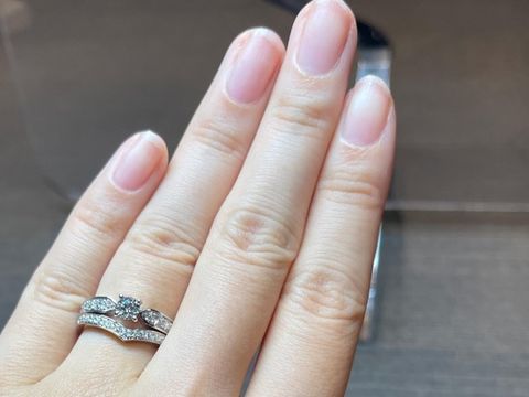 【ショーメ(CHAUMET)の口コミ】 アームとセンターダイヤが同じ幅のリングを探していた中、紹介していただ…