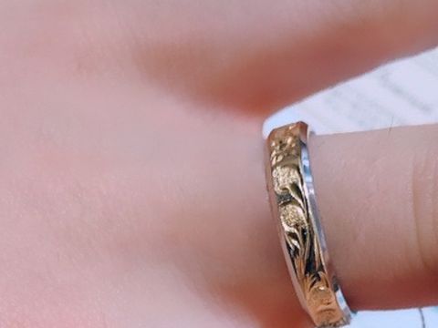 【Makana(マカナ)の口コミ】 新郎用の結婚指輪です。
makanaのデザインなのでハワイアンな柄がかわいい…