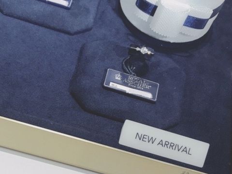 【ROYAL ASSCHER(ロイヤル・アッシャー)の口コミ】 ロイヤルアッシャーの指輪はなんといってもダイヤモンドの輝きです！輝き…