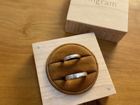 【ringram(リングラム)の口コミ】 素材はプラチナで作りました。店頭にあるデザインで好みのものをみつけ、…