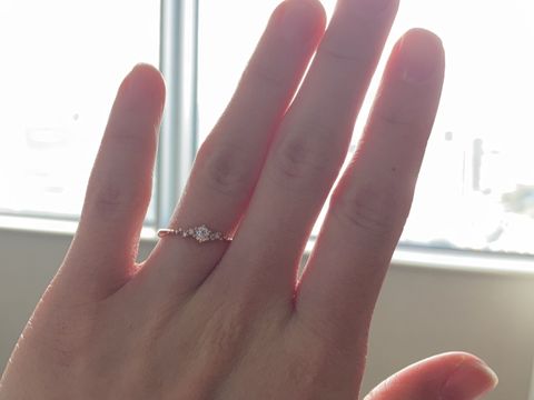 【Disney PRINCESS Rapunzel(ディズニープリンセスラプンツェル)の口コミ】 プロポーズのために、4店舗ほど見て、色々探したそうですが、
旦那さんが…