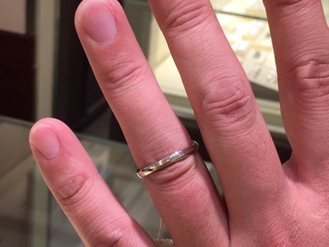 【AFFLUX(アフラックス)の口コミ】 結婚指輪は男性用となるととことんシンプルか女性に合わせた無難なデザイ…