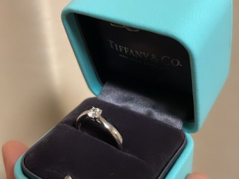 【ティファニー(Tiffany & Co.)の口コミ】 指輪は付けやすさ重視でティファニーのハーモニーに決めてました。後はブ…