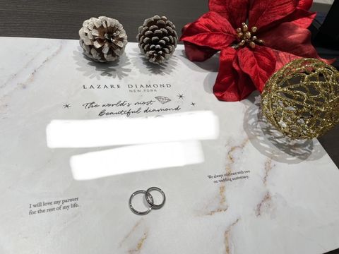 【ラザール ダイヤモンド(LAZARE DIAMOND)の口コミ】 ・指が綺麗に見える滑らかなVラインが良かったのですが、あまりわかりやす…