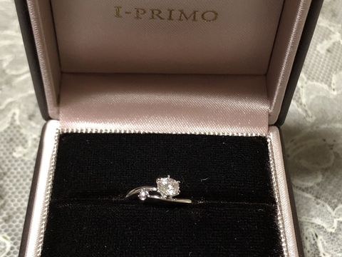 【アイプリモ(I-PRIMO)の口コミ】 デザイン。王道タイプの横にさりげなくついているピンクダイヤモンドがポ…