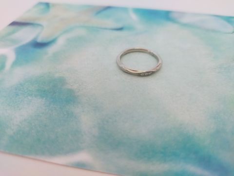 【ケイウノ ブライダル(K.UNO BRIDAL)の口コミ】 アリエルが好きなのと、婚約指輪と重ねずけもできることです。つけた感じ…