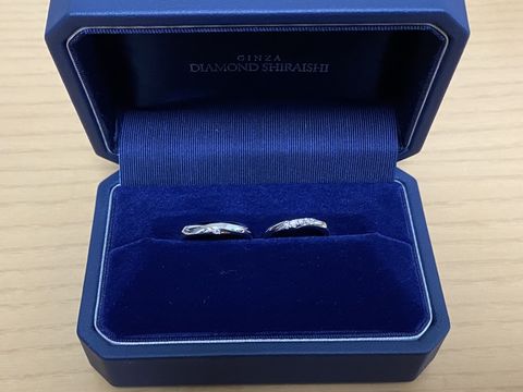 【銀座ダイヤモンドシライシの口コミ】 男性の指輪にもダイヤがついていて、今まで見たことないデザインに惹かれ…