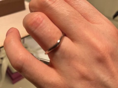 【ブルガリ(BVLGARI)の口コミ】 とてもシンプルで洗練された感じで素敵でした。ストレートではなくウェー…