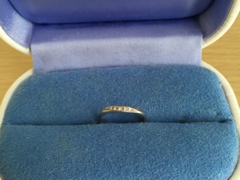 【銀座ダイヤモンドシライシの口コミ】 仕事柄あまり大きな石がついているデザインだと日常使いしにくいので、シ…