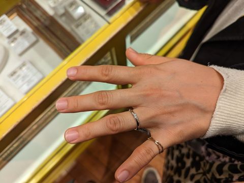 【ケイウノ ブライダル(K.UNO BRIDAL)の口コミ】 ディズニーデザインなどがありますが、普通の指輪でもとても綺麗なデザイ…