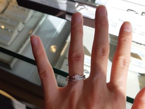 【LUCIE(ルシエ)の口コミ】 キュートなデザインが多いイメージのブランドです。また、指輪の幅を変え…