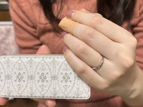 【MIKIMOTO(ミキモト)の口コミ】 日常使いのしやすいシンプルなデザインで探していた中で、婚約指輪が曲線…