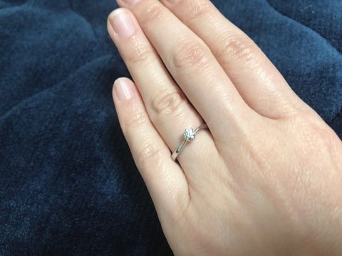 【4℃ BRIDAL(ヨンドシーブライダル)の口コミ】 彼から初めてプレゼントしてもらったアクセサリーが4℃で、婚約指輪も同じ…