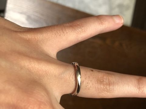 【アイプリモ(I-PRIMO)の口コミ】 デザインが素敵すぎました。
男性の結婚指輪はどのブランドも決まったパタ…