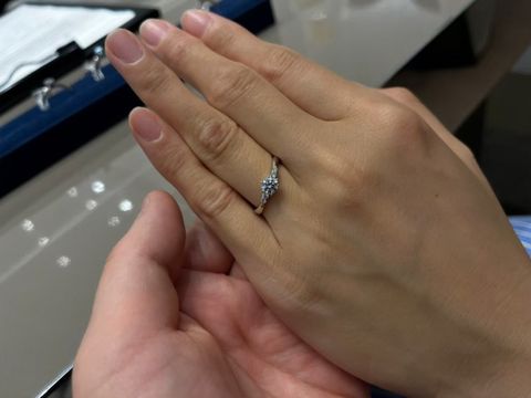 【アイプリモ(I-PRIMO)の口コミ】 私の指の関節は張っており、長く、水掻きはやや深めという特徴がありまし…