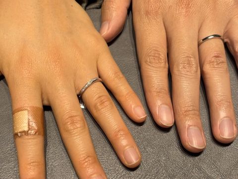 【エクセルコダイヤモンド(EXELCO DIAMOND)の口コミ】 エクセルコダイヤモンドのダイヤは輝きがとても綺麗でした。手の甲側半分…