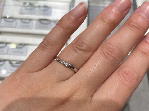 【アイプリモ(I-PRIMO)の口コミ】 指輪のデザインは、シンプルながらゴージャス感を感じられるものが多かっ…