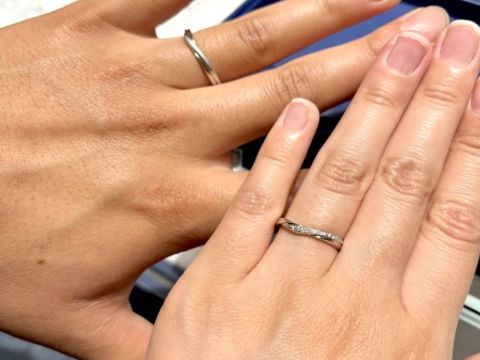 【銀座ダイヤモンドシライシの口コミ】 デザインも凝っておりメレダイヤがたくさんあしらわれておりキラキラして…