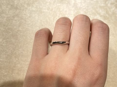 【ブルガリ(BVLGARI)の口コミ】 シンプルながらも、洗練されたデザインになっており素敵でした。試着時に…