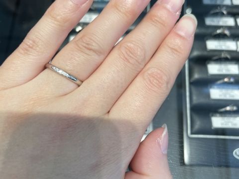 【銀座ダイヤモンドシライシの口コミ】 指輪のデザインは多様でした。さまざまニーズに対応できる、シンプルなも…