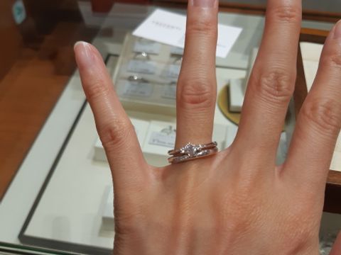 【TRECENTI(トレセンテ)の口コミ】 素材は強いプラチナの素材を使用しているようです。また、プラチナを削っ…