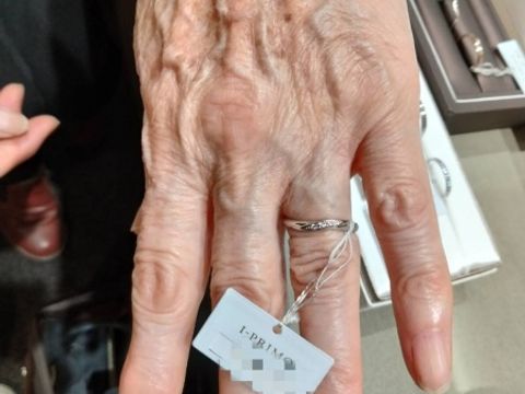 【アイプリモ(I-PRIMO)の口コミ】 品揃えが多く、価格も他に比べてリーズナブルでありながら高品質でした。…