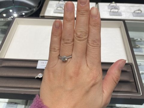 【アイプリモ(I-PRIMO)の口コミ】 ヘイローデザインで探していますが、かなり理想的でした。大きなダイヤを…