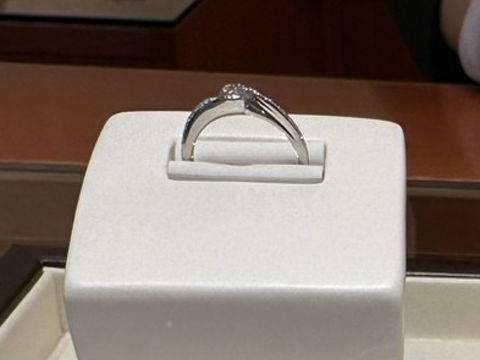 【俄(にわか)の口コミ】 『暁』という名前の通り日の出をイメージした他にはないデザインであるこ…