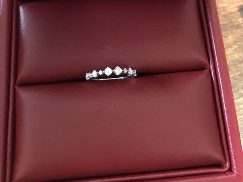 【モニッケンダム(MONNICKENDAM)の口コミ】 デザインに一目惚れしました。
もともとエタニティリングを探していました…